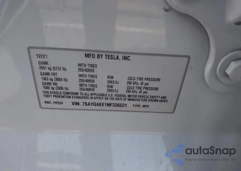 2022 Tesla Model Y Long Range Dual Motor All-Wheel Drive z USA, uszkodzony, nr VIN 7SAYGAEE1NF336521